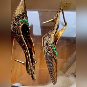 Essere Gold-Bronze Slingback Mid. Heels with Turquose  Gem Accents IT 39 USA 8.5